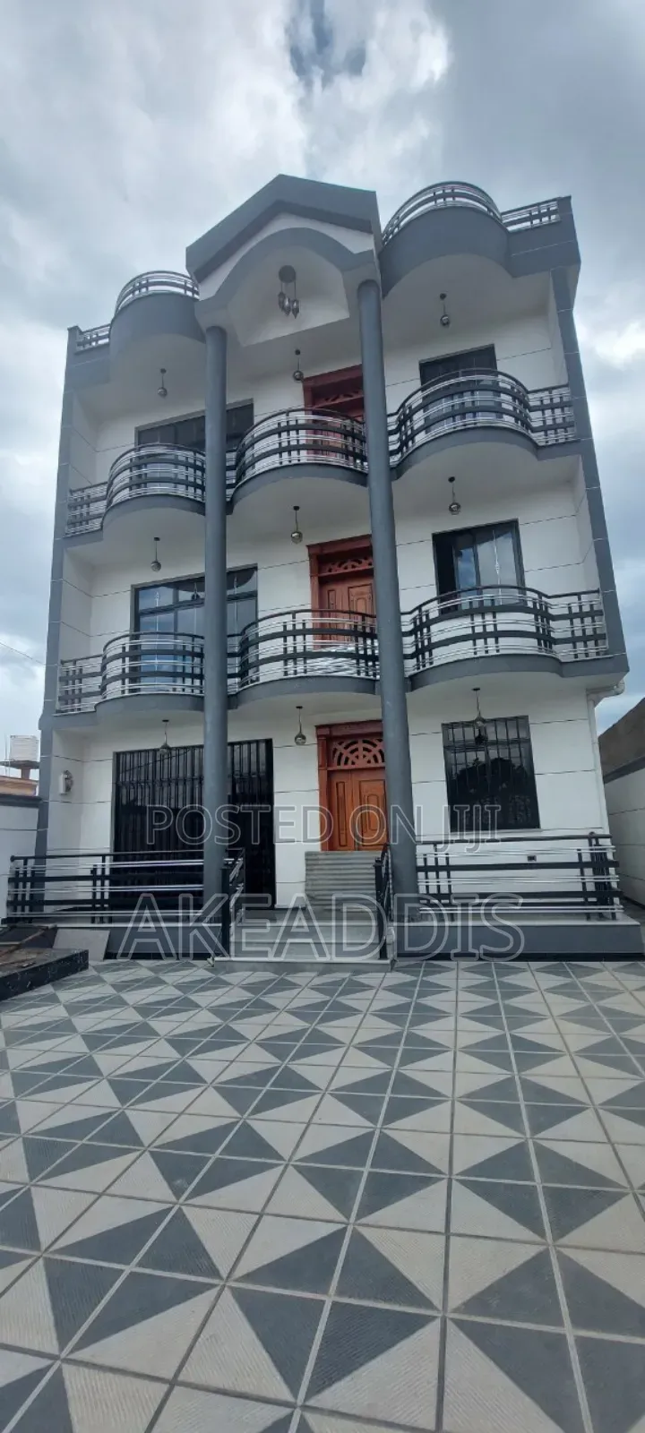 Furnished 6bdrm Townhouse/Terrace in ቤቴል, Kolfe Keranio for sale