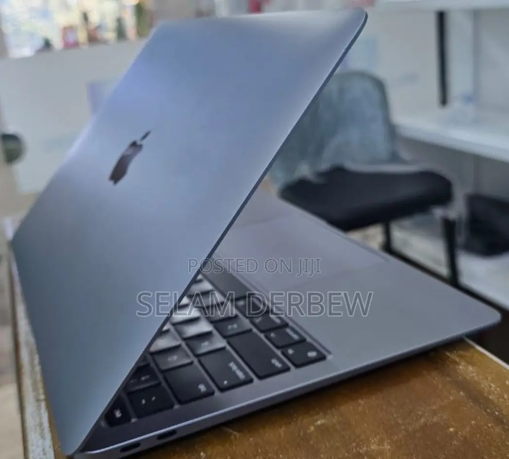 New Laptop Apple MacBook Air 2020 8GB Apple M1 SSD 256GB