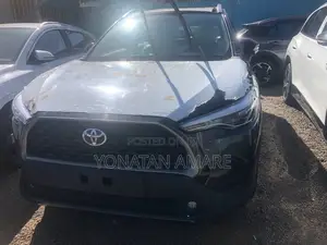 Photo - New Toyota Corolla Cross 2024 Gray