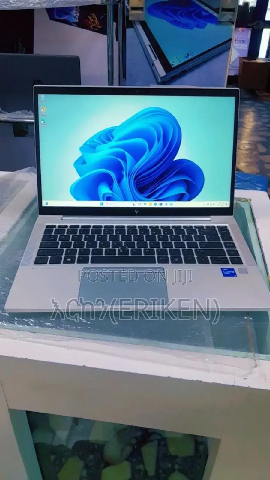 New Laptop HP EliteBook 840 G8 8GB Intel Core I5 SSD 512GB