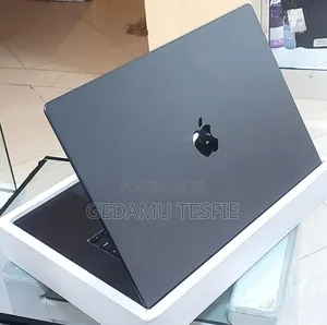 New Laptop Apple MacBook 18GB SSD 512GB