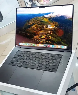 New Laptop Apple MacBook 18GB SSD 512GB
