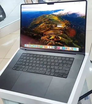 New Laptop Apple MacBook 18GB SSD 512GB