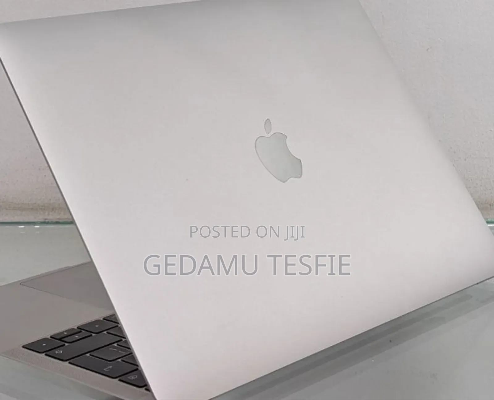 New Laptop Apple MacBook Pro 2017 8GB Intel Core I5 SSD 256GB