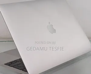 Photo - New Laptop Apple MacBook Pro 2017 8GB Intel Core I5 SSD 256GB