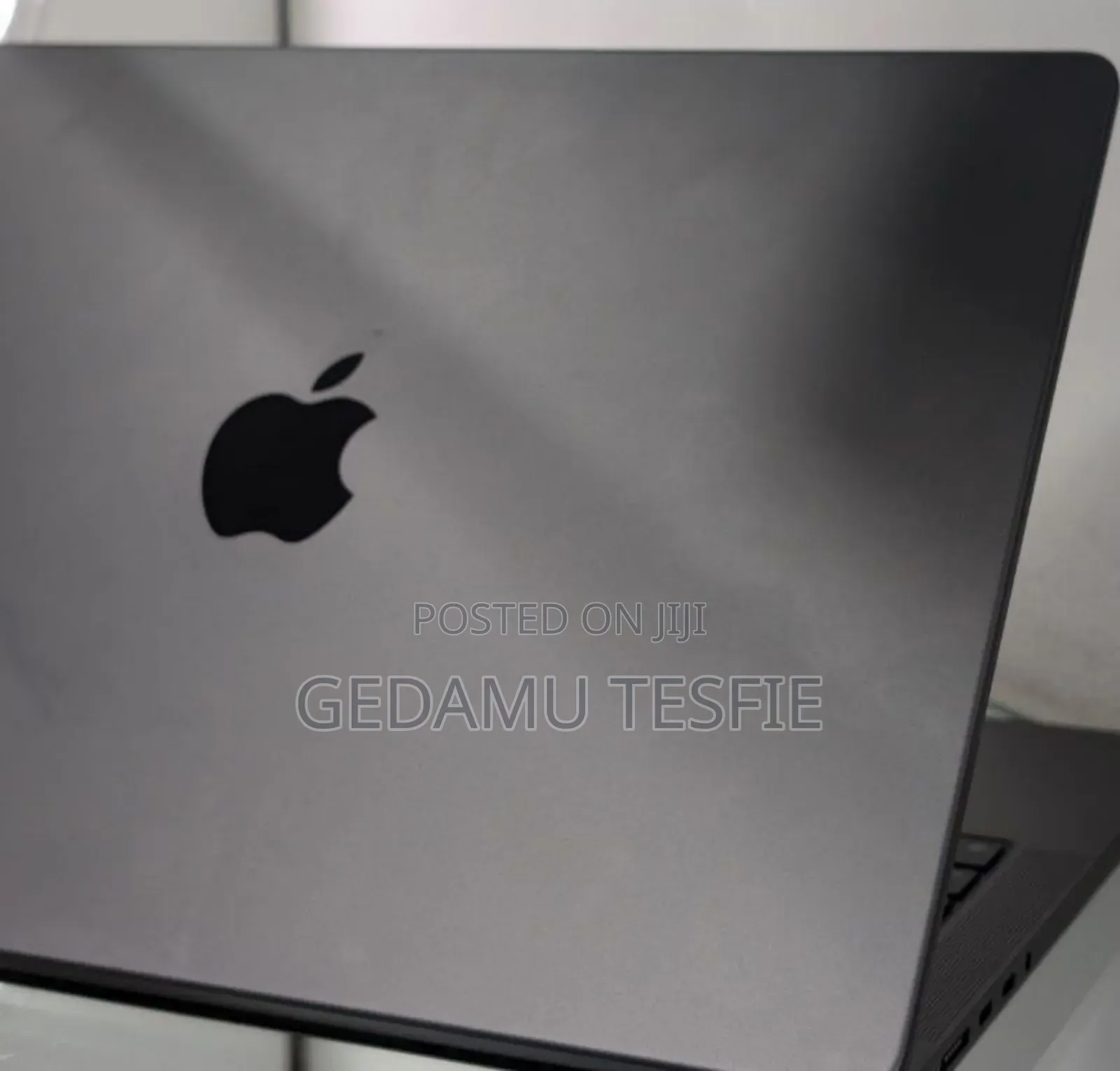 New Laptop Apple MacBook Pro 18GB SSD 512GB