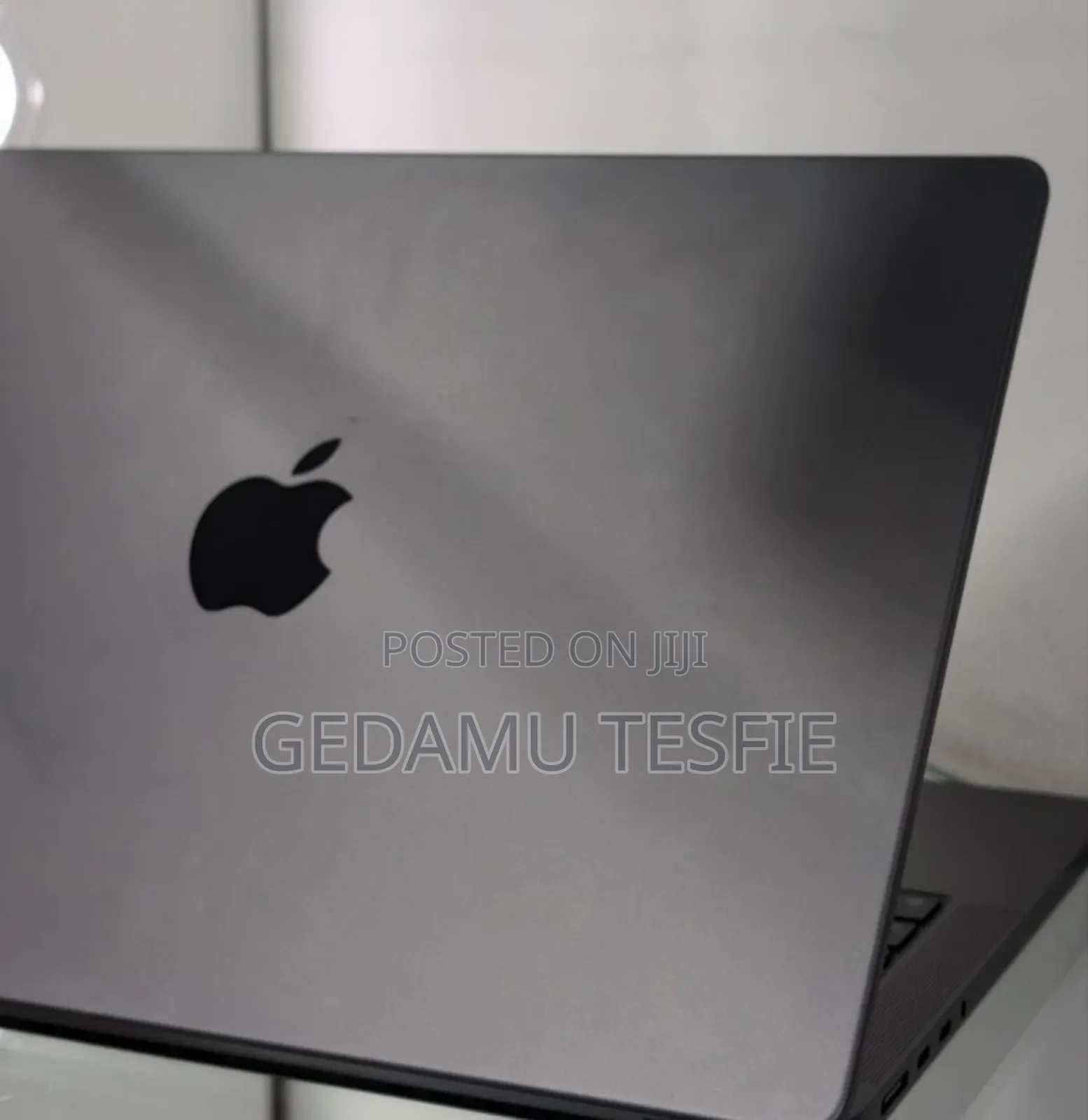 New Laptop Apple MacBook Pro 18GB SSD 512GB