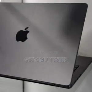 New Laptop Apple MacBook Pro 18GB SSD 512GB