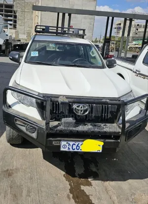 Photo - Toyota Land Cruiser Prado 3.0 190hp 2018 White