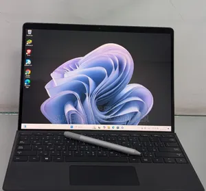 Photo - New Laptop Microsoft Surface Pro 9 8GB Intel Core I7 SSD 256GB