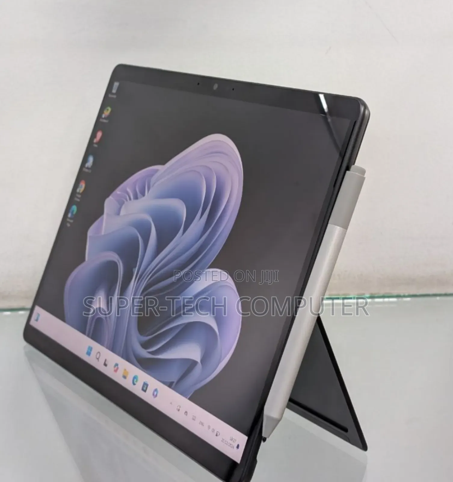 New Laptop Microsoft Surface Pro 9 8GB Intel Core I7 SSD 256GB