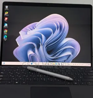 Photo - New Laptop Microsoft Surface Pro 9 8GB Intel Core I5 SSD 256GB