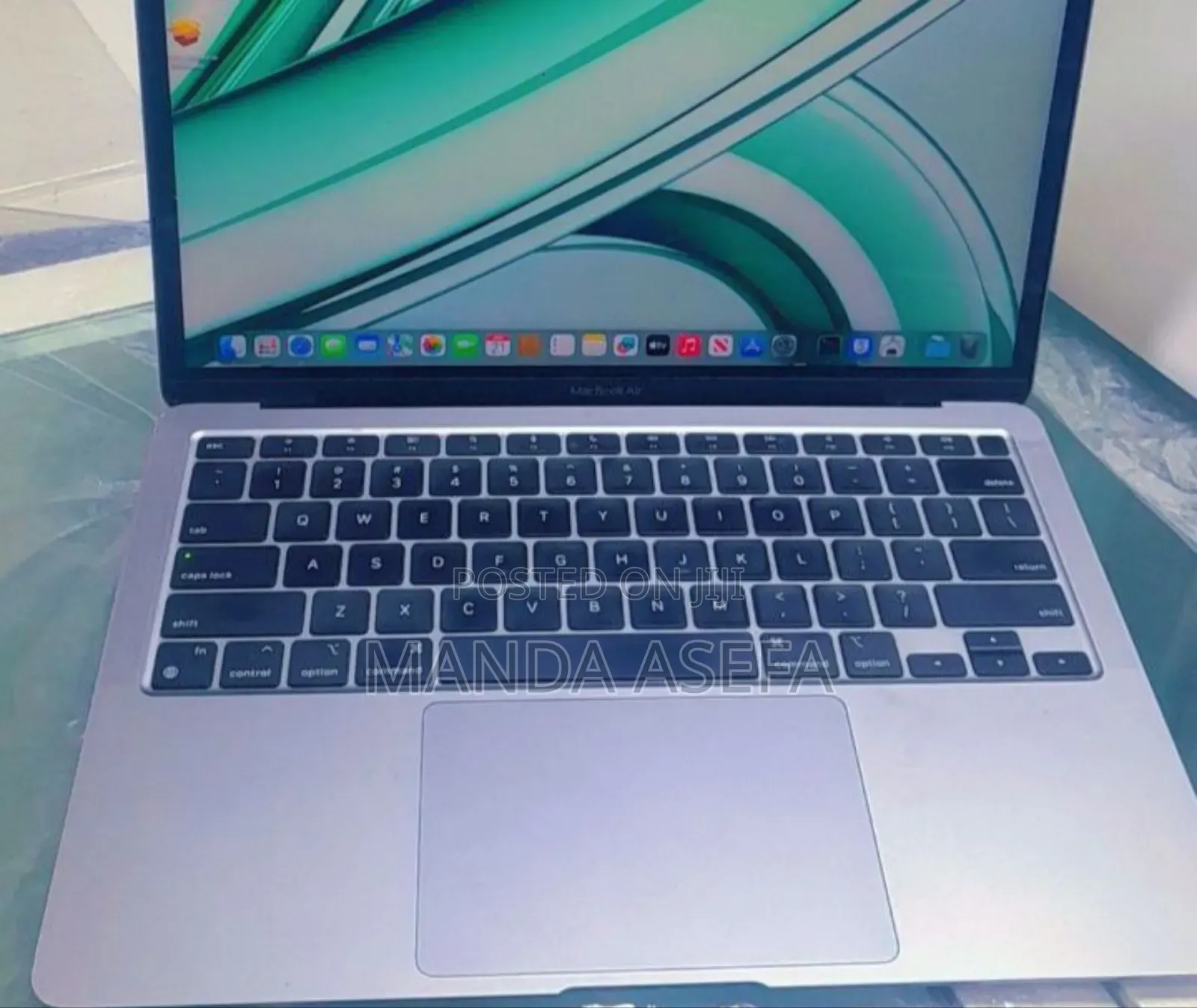 New Laptop Apple MacBook Air 2020 M1 8GB Apple M1 SSD 256GB