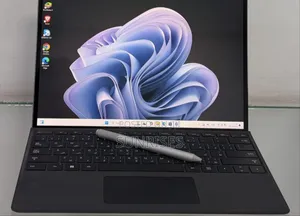 Photo - New Laptop Microsoft Surface Pro 9 8GB Intel Core I5 SSD 256GB