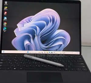 Photo - New Laptop Microsoft Surface Pro 9 8GB Intel Core I5 SSD 256GB