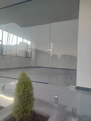 Luxury Apartiment Rent for Cafe and Restaurant For