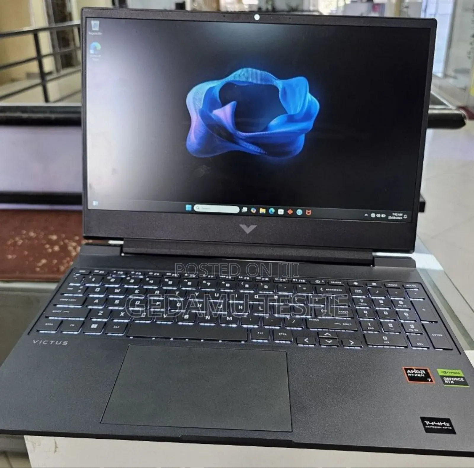 New Laptop HP 16GB AMD Ryzen SSD 1T