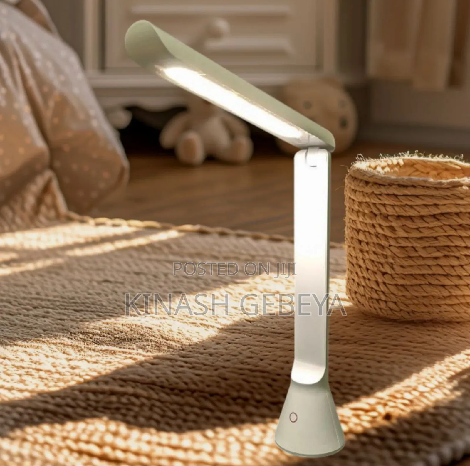 Huawei Rechargeable Table Lamp(የጠረፔዛ መብራት)