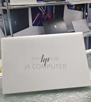 New Laptop HP EliteBook 830 G8 8GB Intel Core I5 SSD 512GB