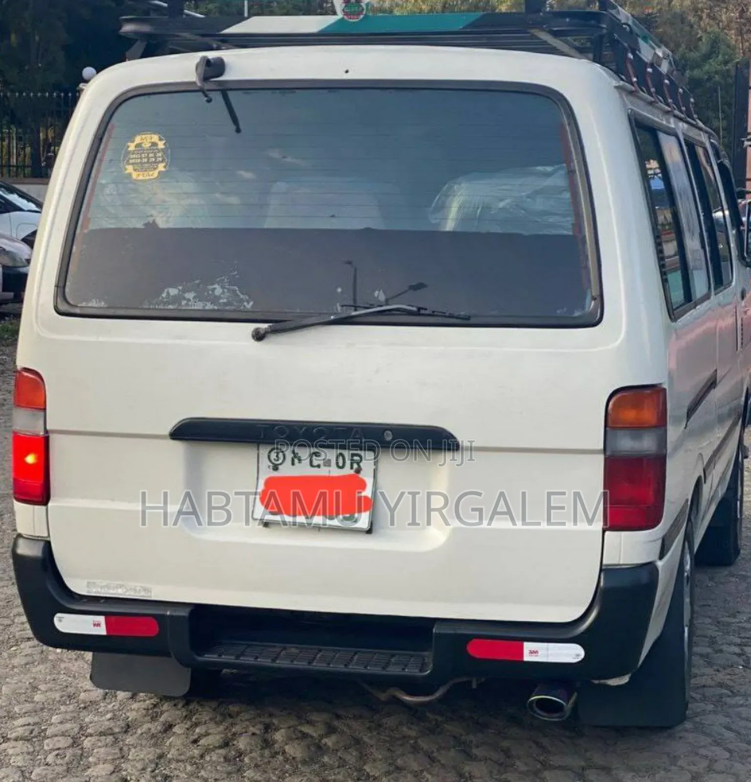 Toyota HiAce 2000 White