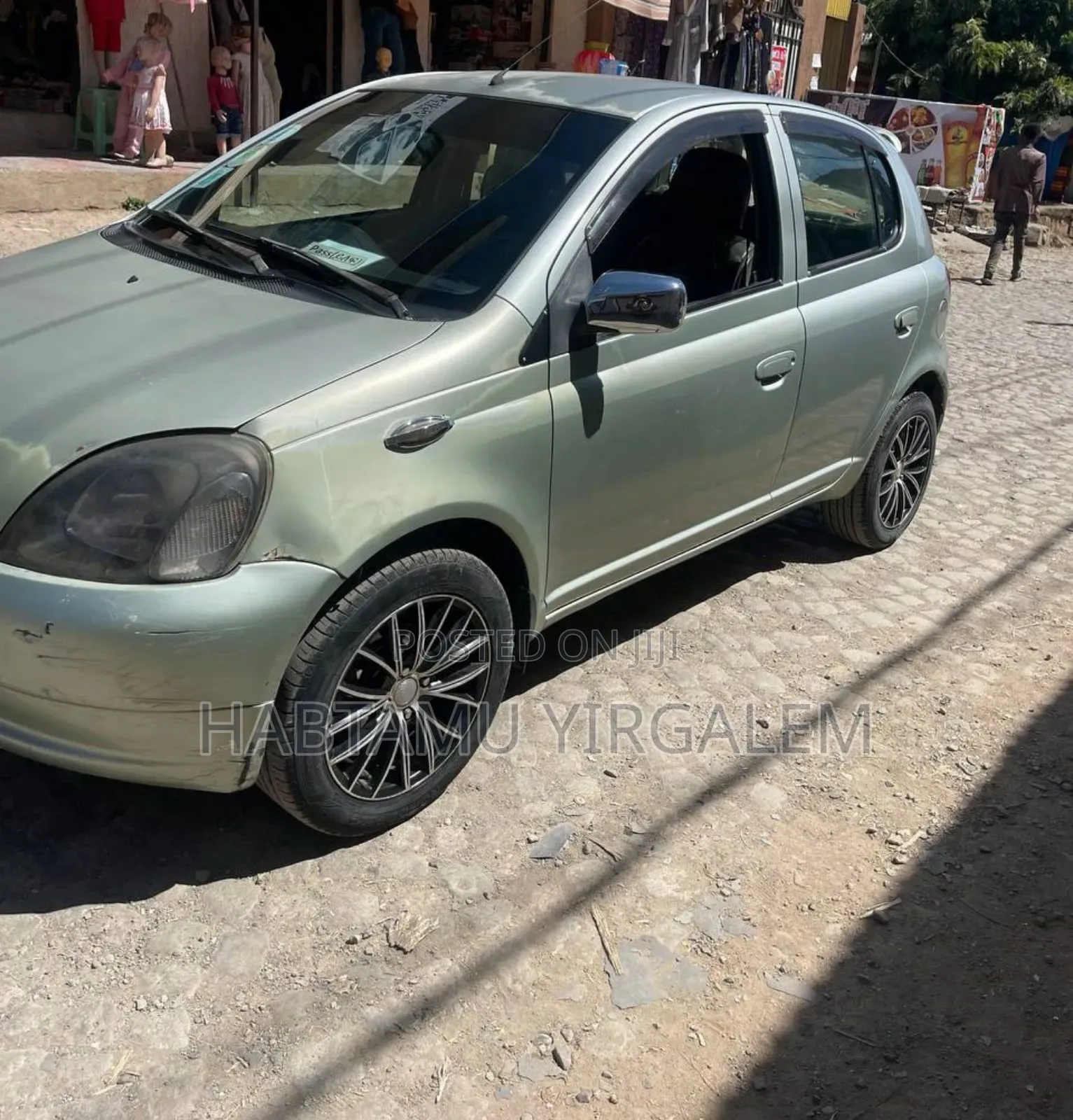 Toyota Vitz 2001