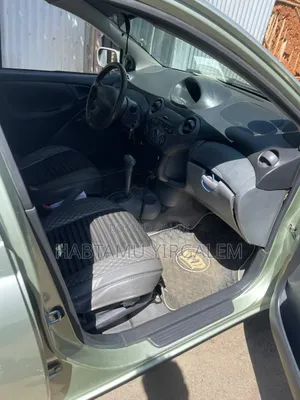 Toyota Vitz 2001