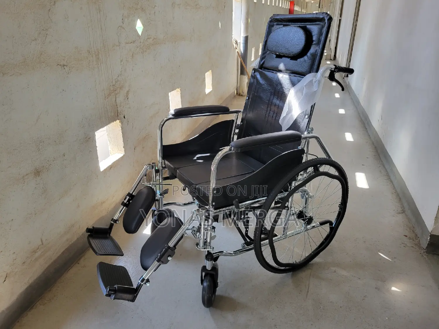 Transport Wheelchair With Lifting Legs之easy Repositioning