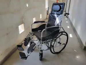 Transport Wheelchair With Lifting Legs之easy Repositioning