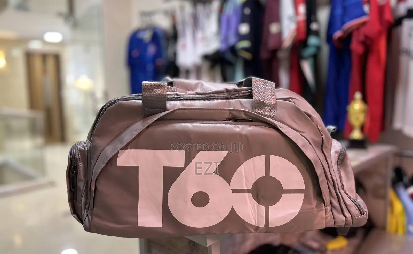 T60 Strapped Sport Bag