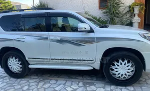 Toyota Land Cruiser Prado 2016 White