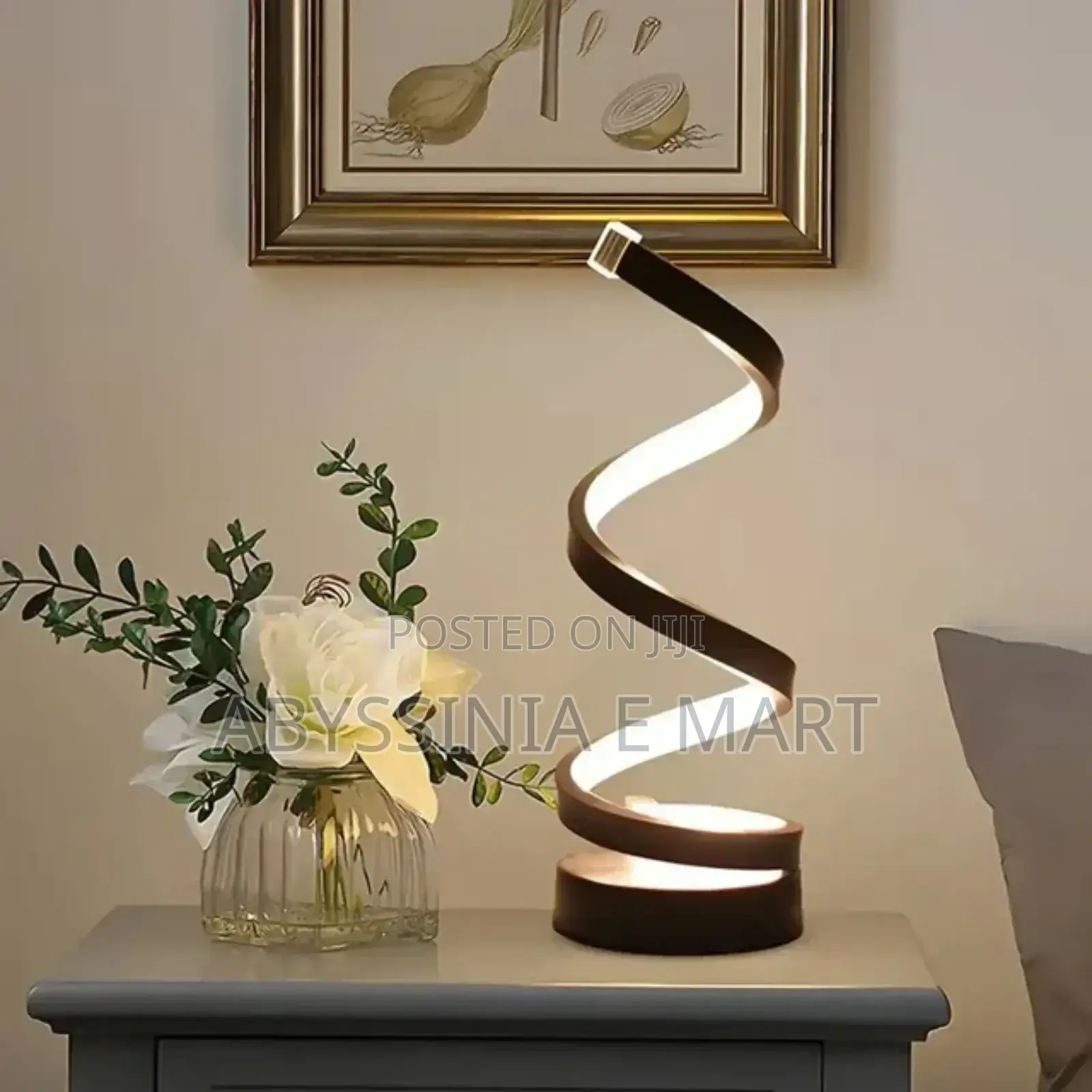 በ3 አይነት ብርሀን የሚፈጥር Led Table Lamb