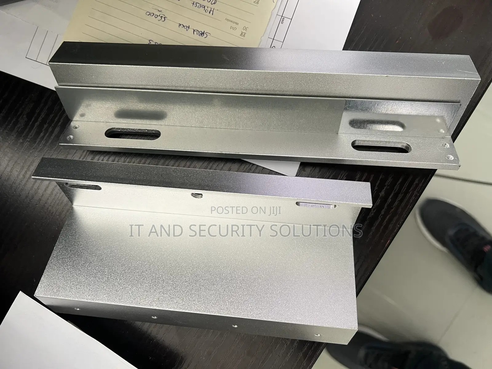 Lzu Bracket With Magnetic Lock For Full Frameless Glass Door