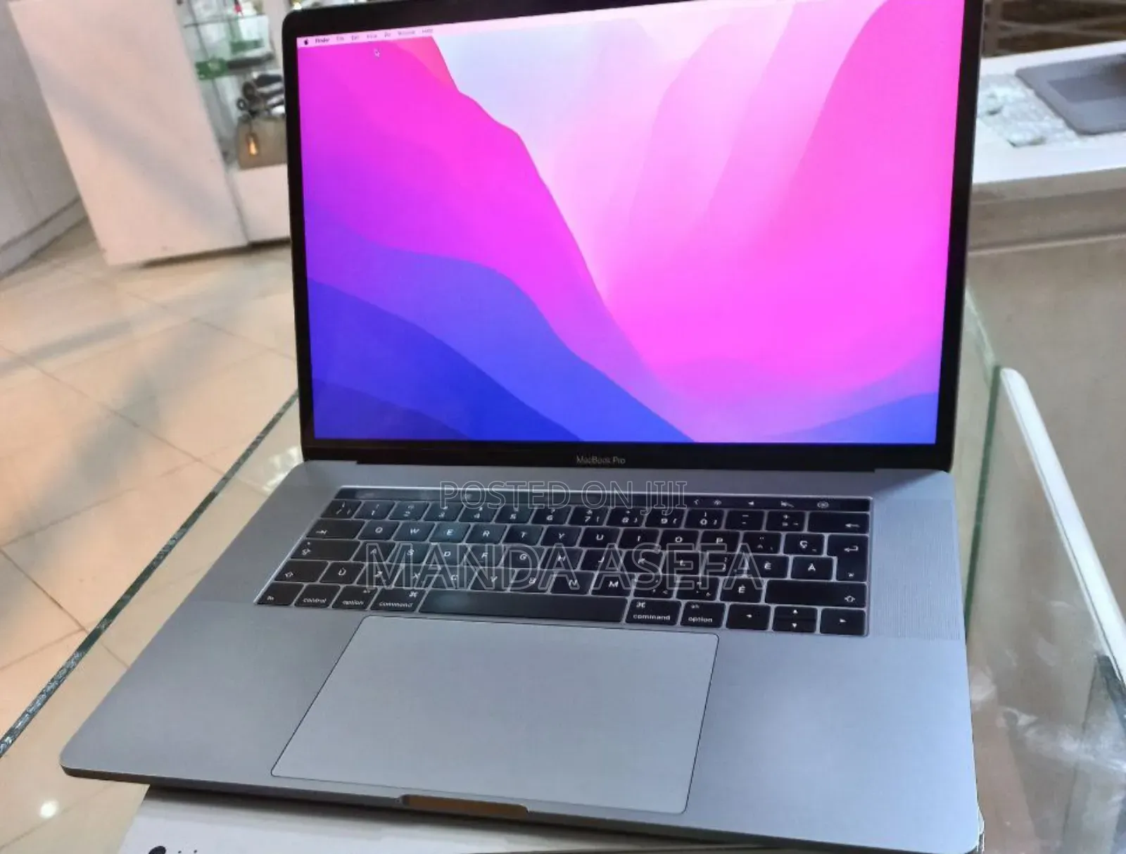 New Laptop Apple MacBook Pro 2016 16GB Intel Core I7 SSD 512GB
