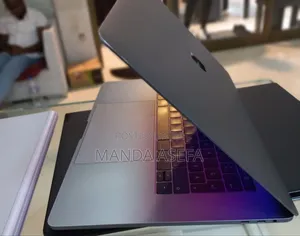 New Laptop Apple MacBook Pro 2016 16GB Intel Core I7 SSD 512GB