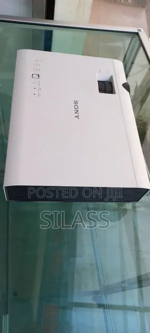 Brand New Sony Projector