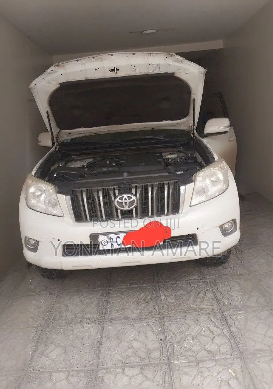 Toyota Land Cruiser Prado 2013 White