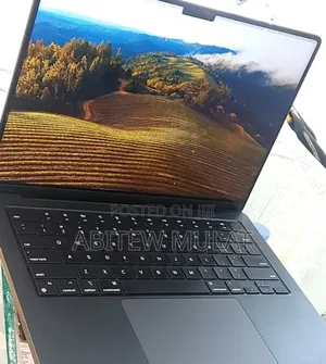 New Laptop Apple MacBook Pro 2023 M3 14-Inch 18GB Apple M3 SSD 512GB