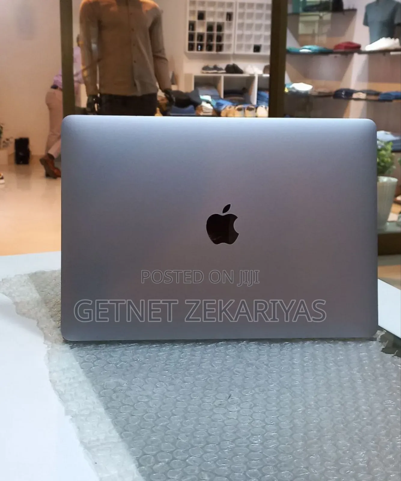 New Laptop Apple MacBook Pro 2017 8GB Intel Core I5 SSD 256GB