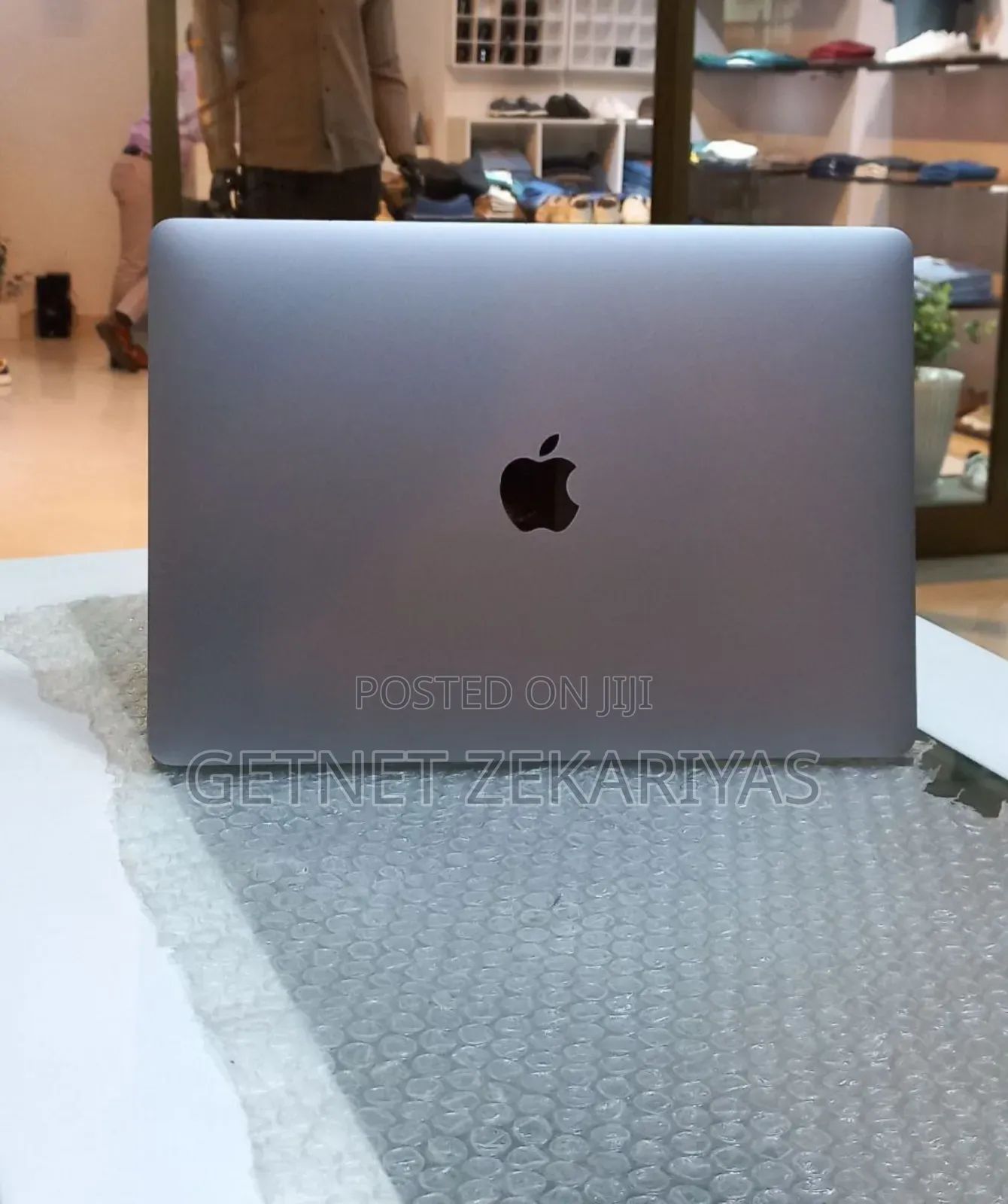 New Laptop Apple MacBook Pro 2017 8GB Intel Core I5 SSD 256GB