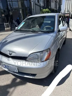 Photo - Toyota Platz 2001 Silver