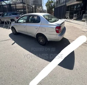 Toyota Platz 2001 Silver