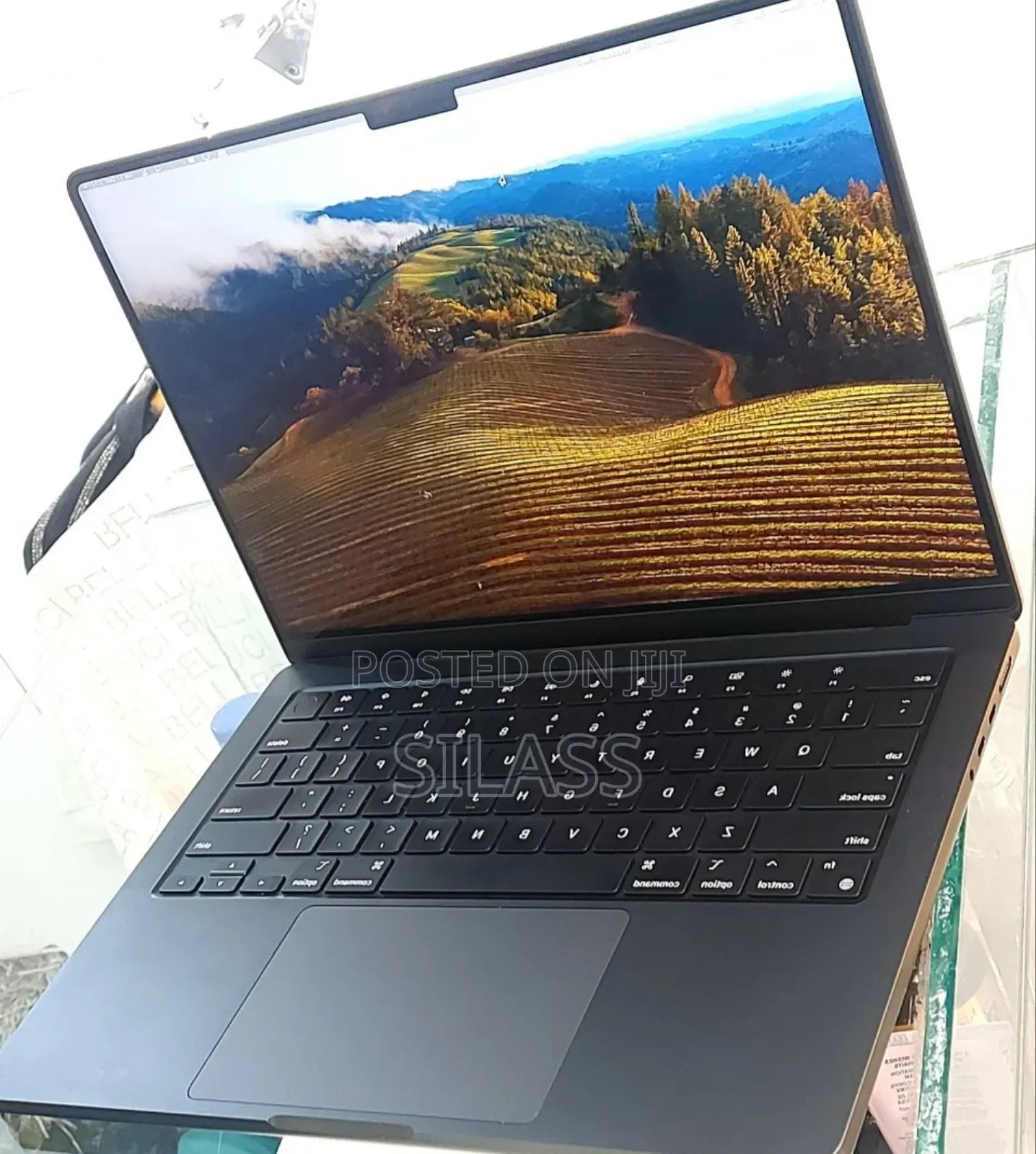 New Apple MacBook Pro 2023 M3 14-inch 16GB Apple M3 Pro SSD 512GB