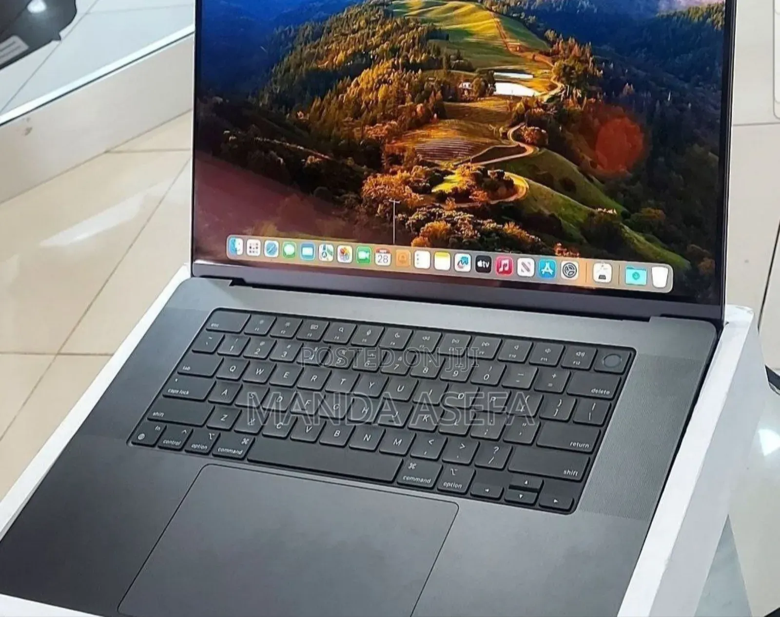 New Laptop Apple MacBook Pro 18GB Apple M3 SSD 512GB