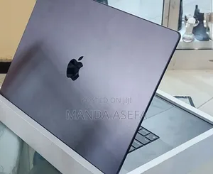 New Laptop Apple MacBook Pro 18GB Apple M3 SSD 512GB