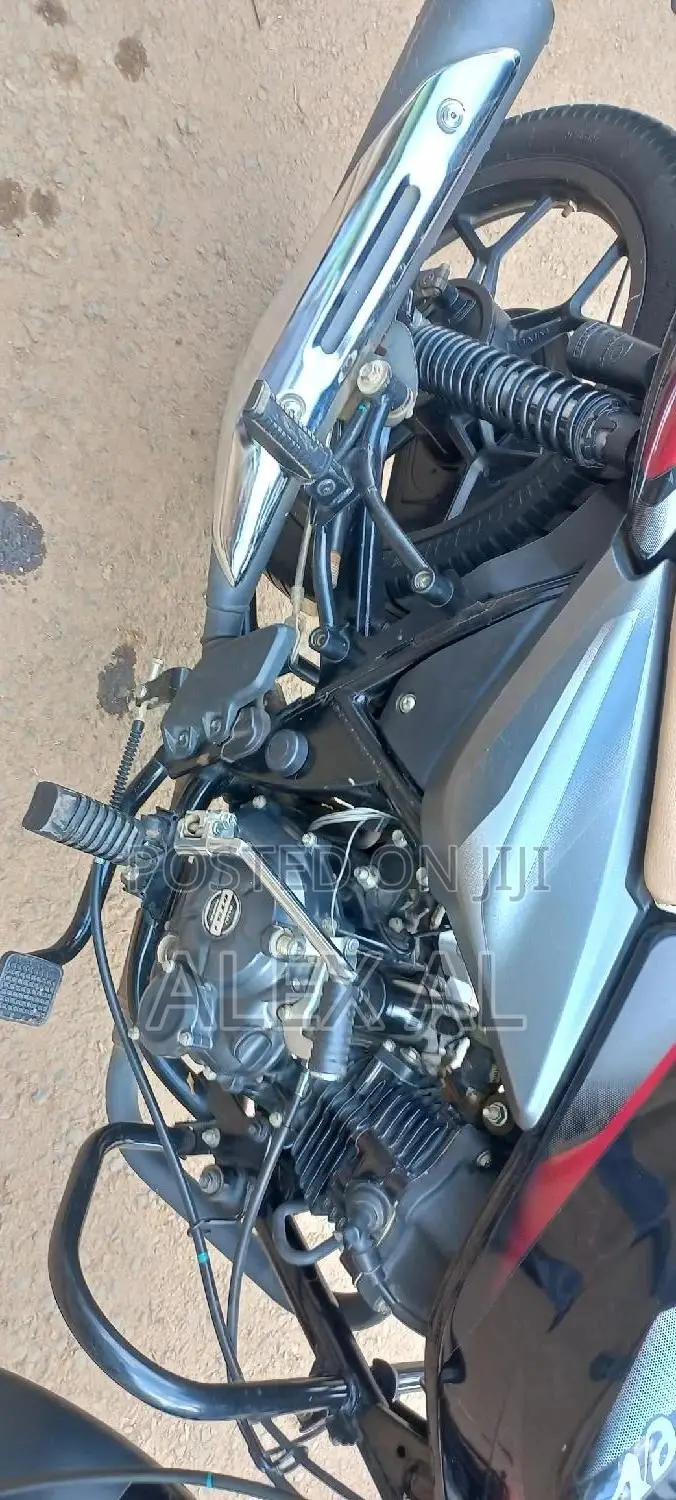 Bajaj Discover 125 2020 Black