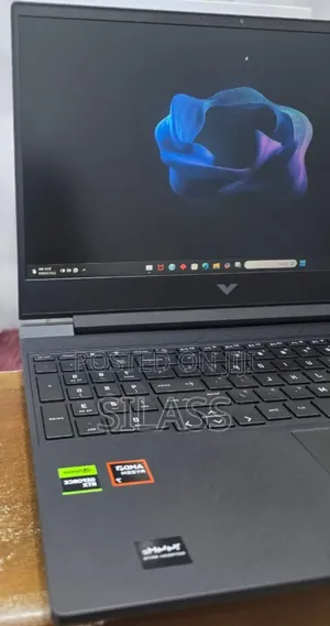 New Laptop HP Victus 15 16GB AMD Ryzen 7 SSD 1T