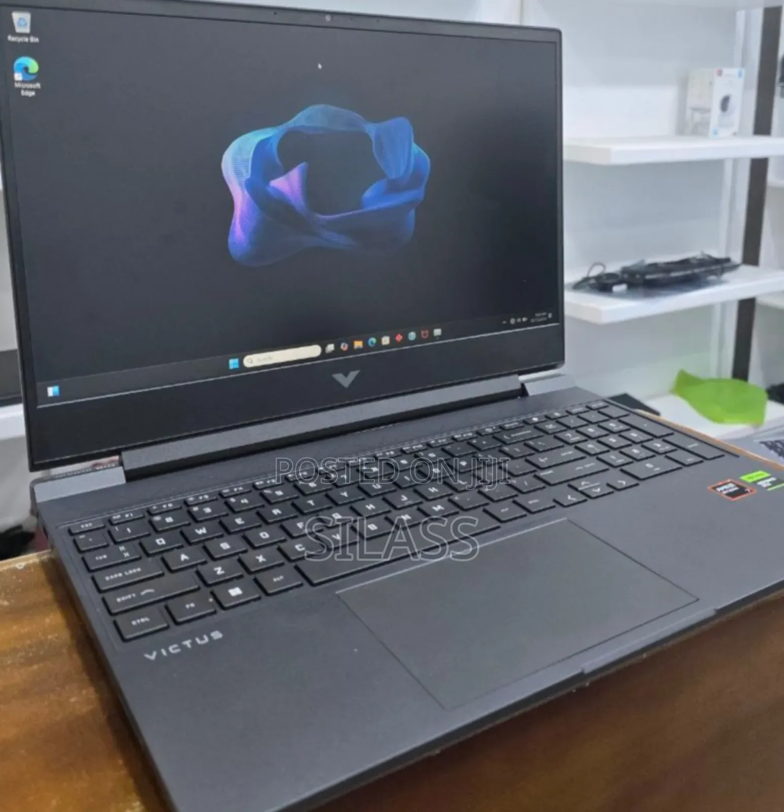 New Laptop HP Victus 15 16GB AMD Ryzen 7 SSD 1T