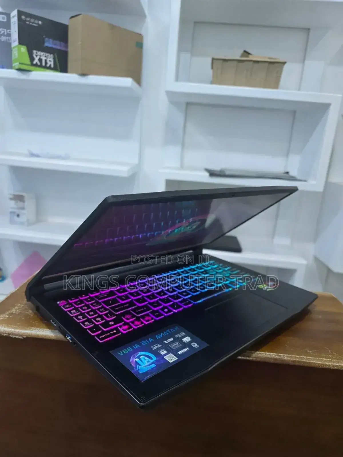 New Laptop MSI Katana 17 16GB AMD Ryzen 7 SSD 1T