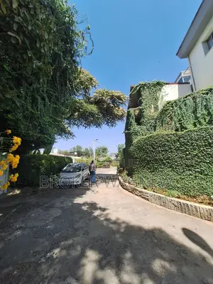 Furnished 5bdrm House in Bole for rent