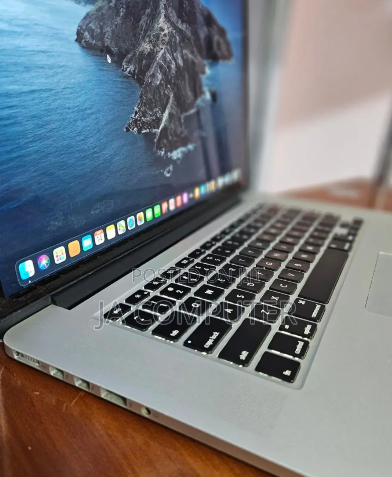 New Laptop Apple MacBook Pro 2014 16GB Intel Core I7 SSD 256GB